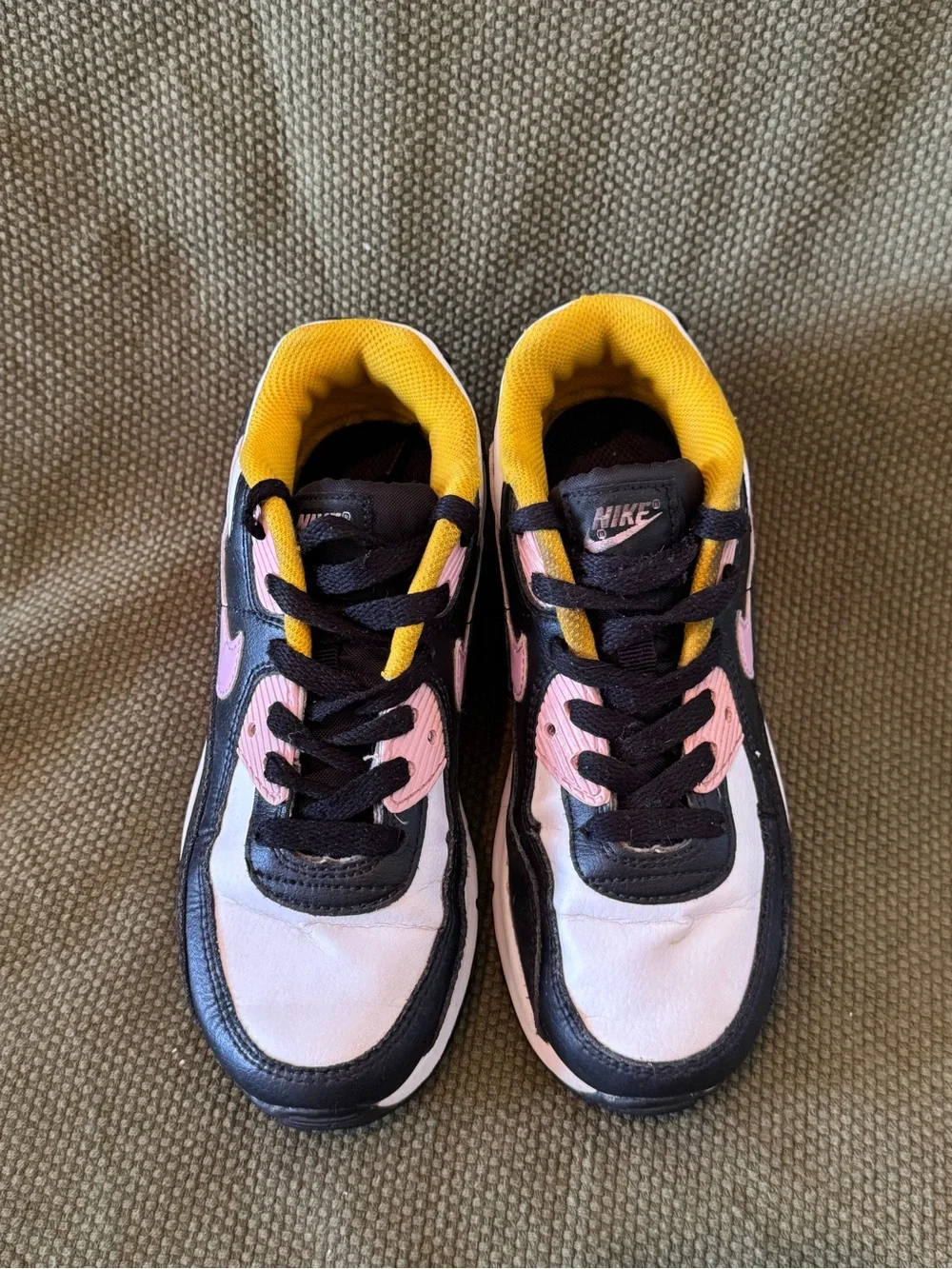 Nike Air Max 90 Leather GS ‘Black Light Arctic Pink’ Sneakers